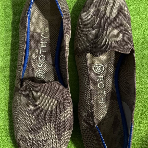 Rothys Tan Camo Loafer - Picture 3 of 6